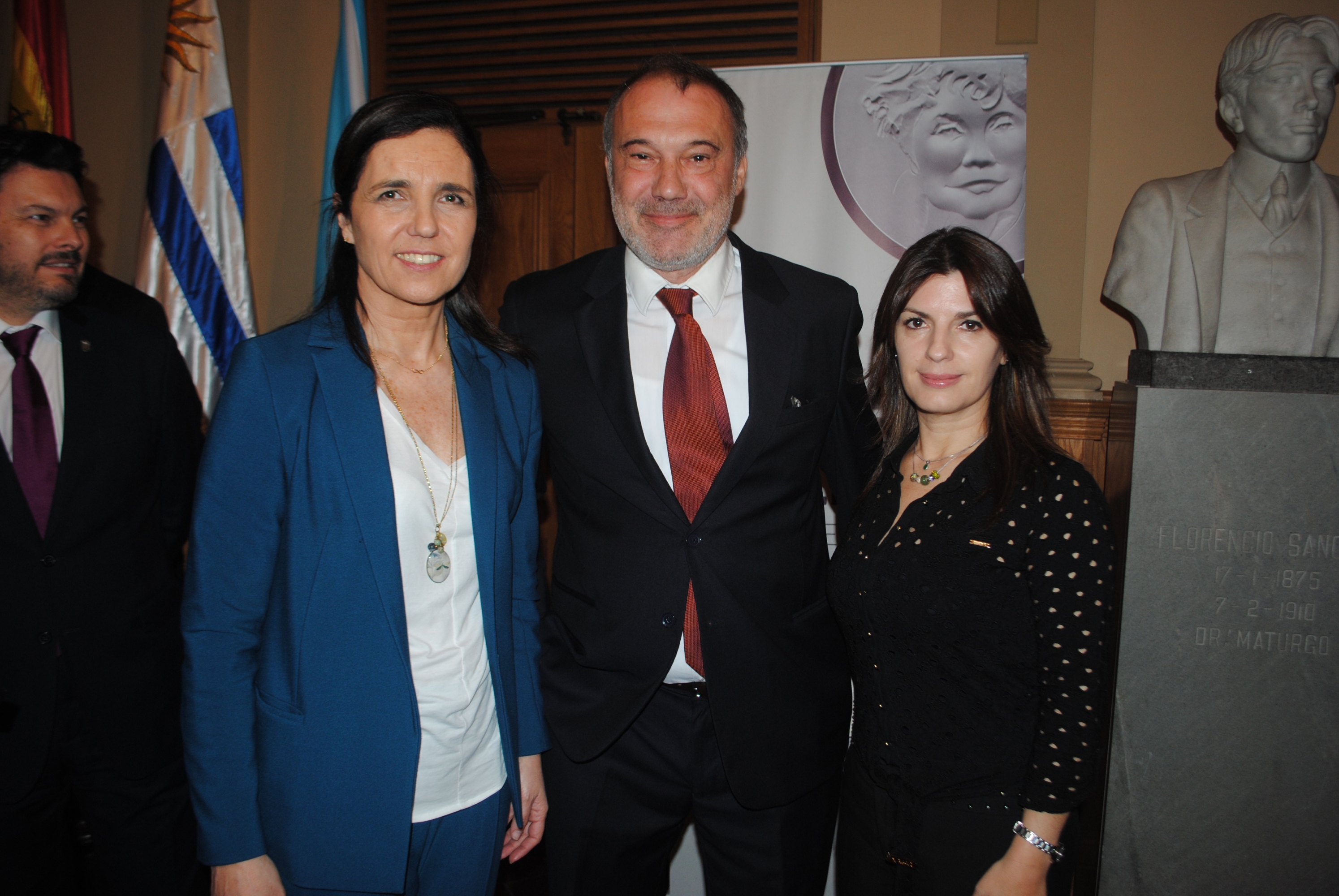 Pilar Rojo Noguera, embajador de España Roberto Varela Fariña, Daniela Bouret.