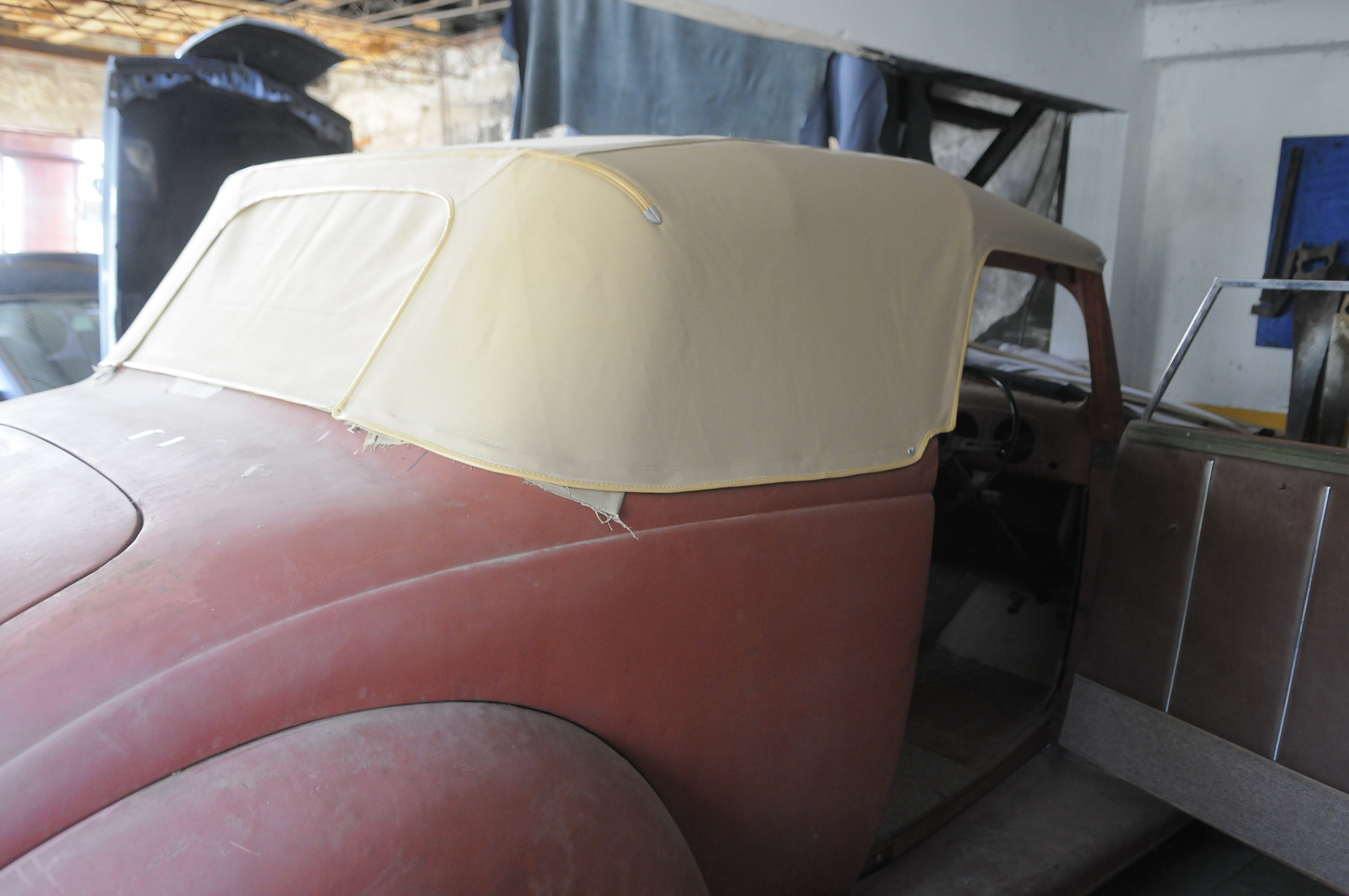 Tiempo. Algunos autos deben esperar años abandonados antes de ser restaurados. (Foto: Ariel Colmegna)