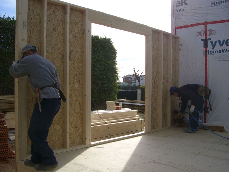 El eterno femenino de una imaginativa pintora