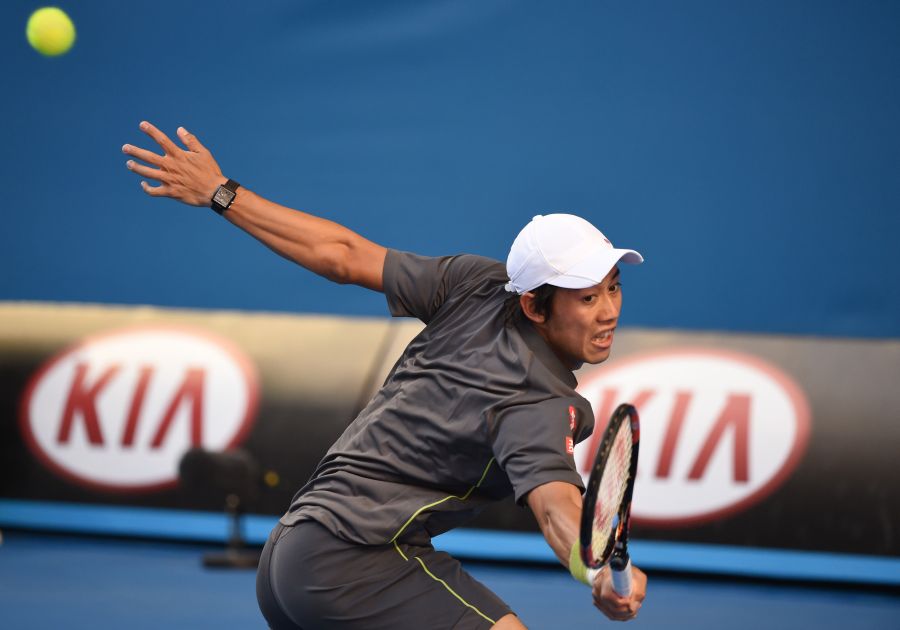 Kei Nishikori (Japón) puso a prueba toda su plasticidad para vencer al estadounidense Steve Johnson. Foto: AFP.