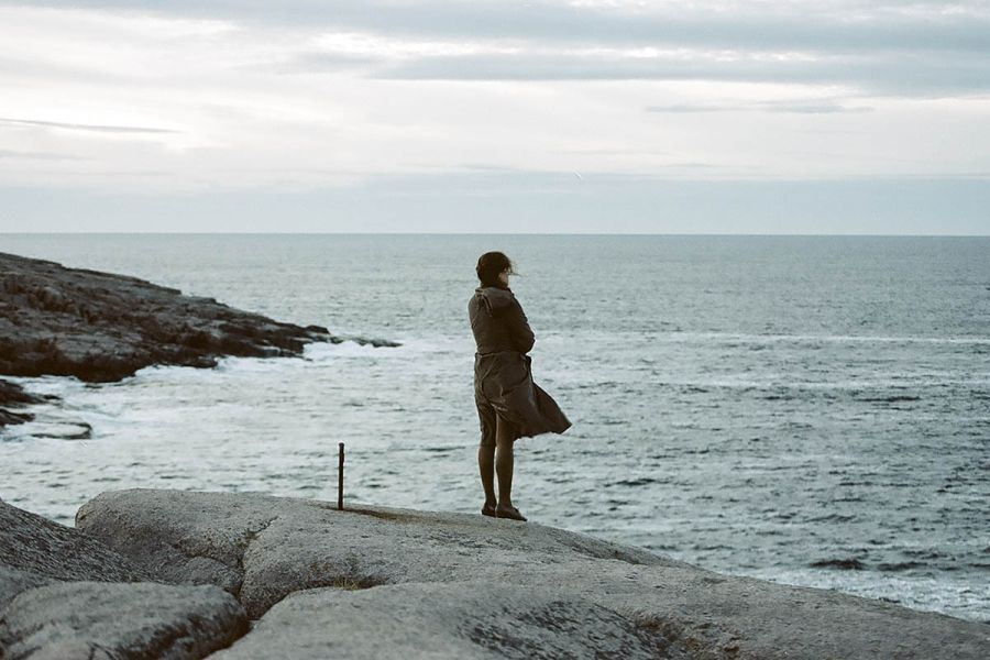 El eterno femenino de una imaginativa pintora