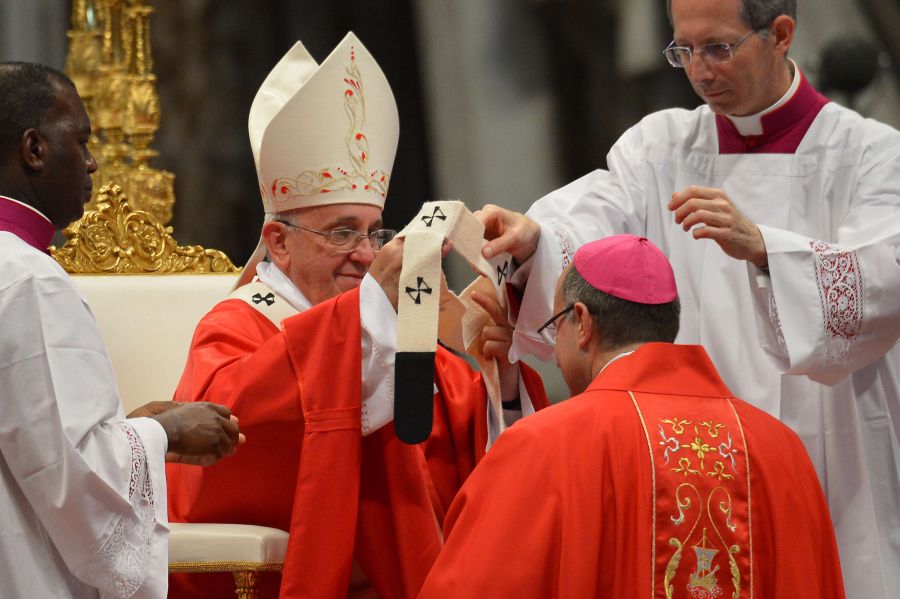 El eterno femenino de una imaginativa pintora