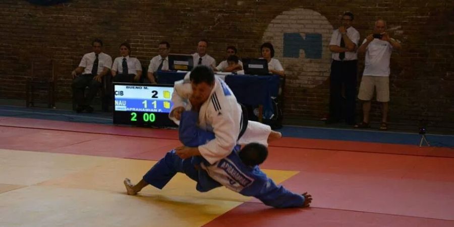 El eterno femenino de una imaginativa pintora