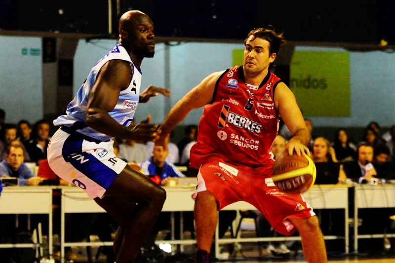 El eterno femenino de una imaginativa pintora