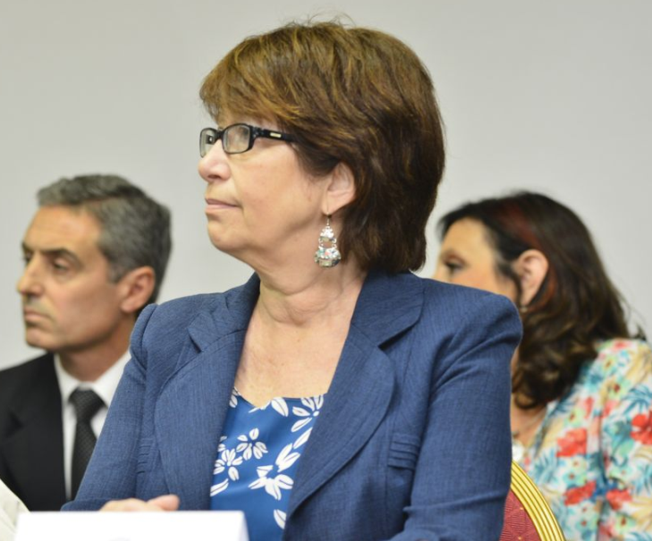 El eterno femenino de una imaginativa pintora