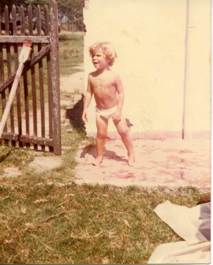 El eterno femenino de una imaginativa pintora