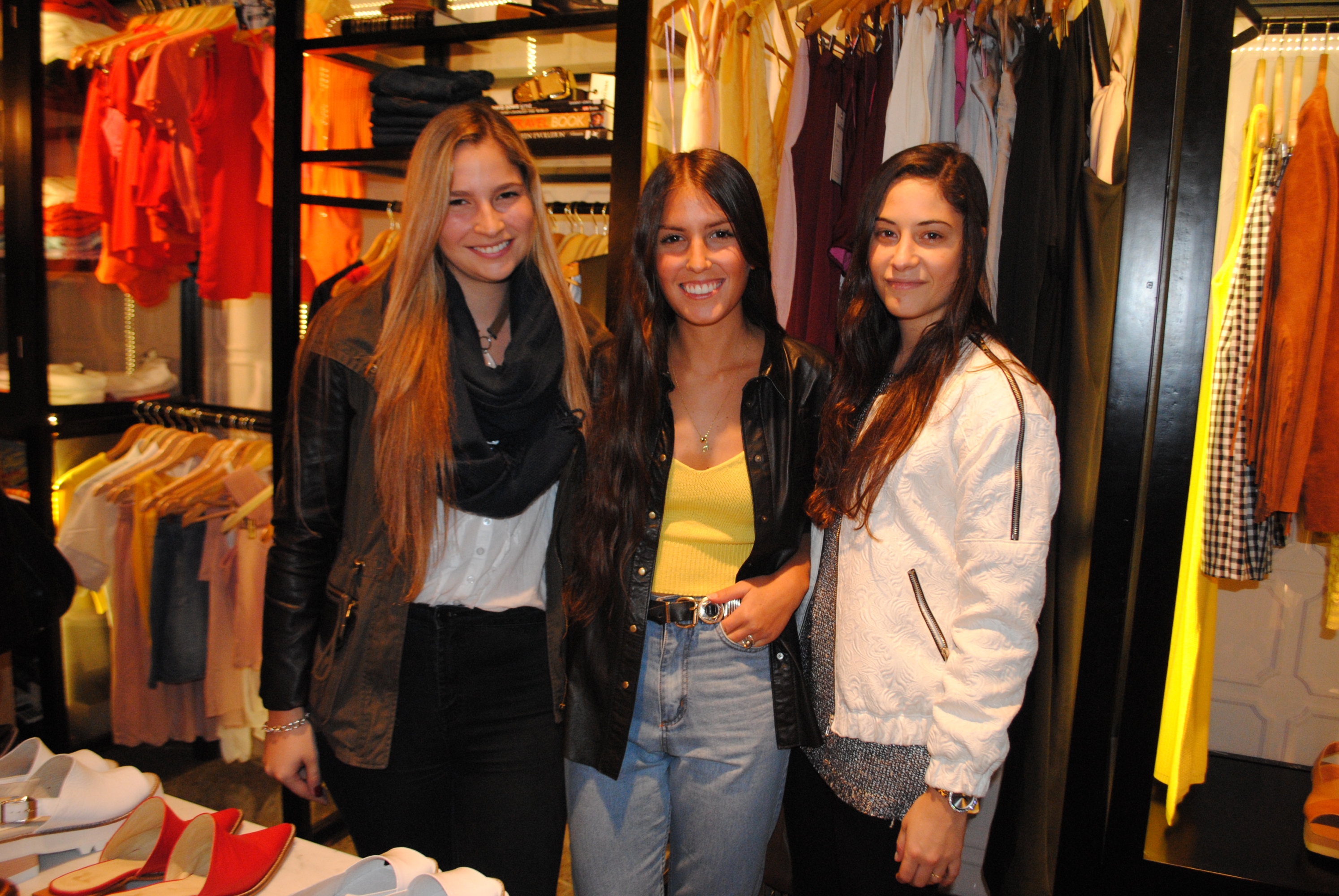 Lucie Beare, Antonella De Giuda, Mariana de la Fuente.