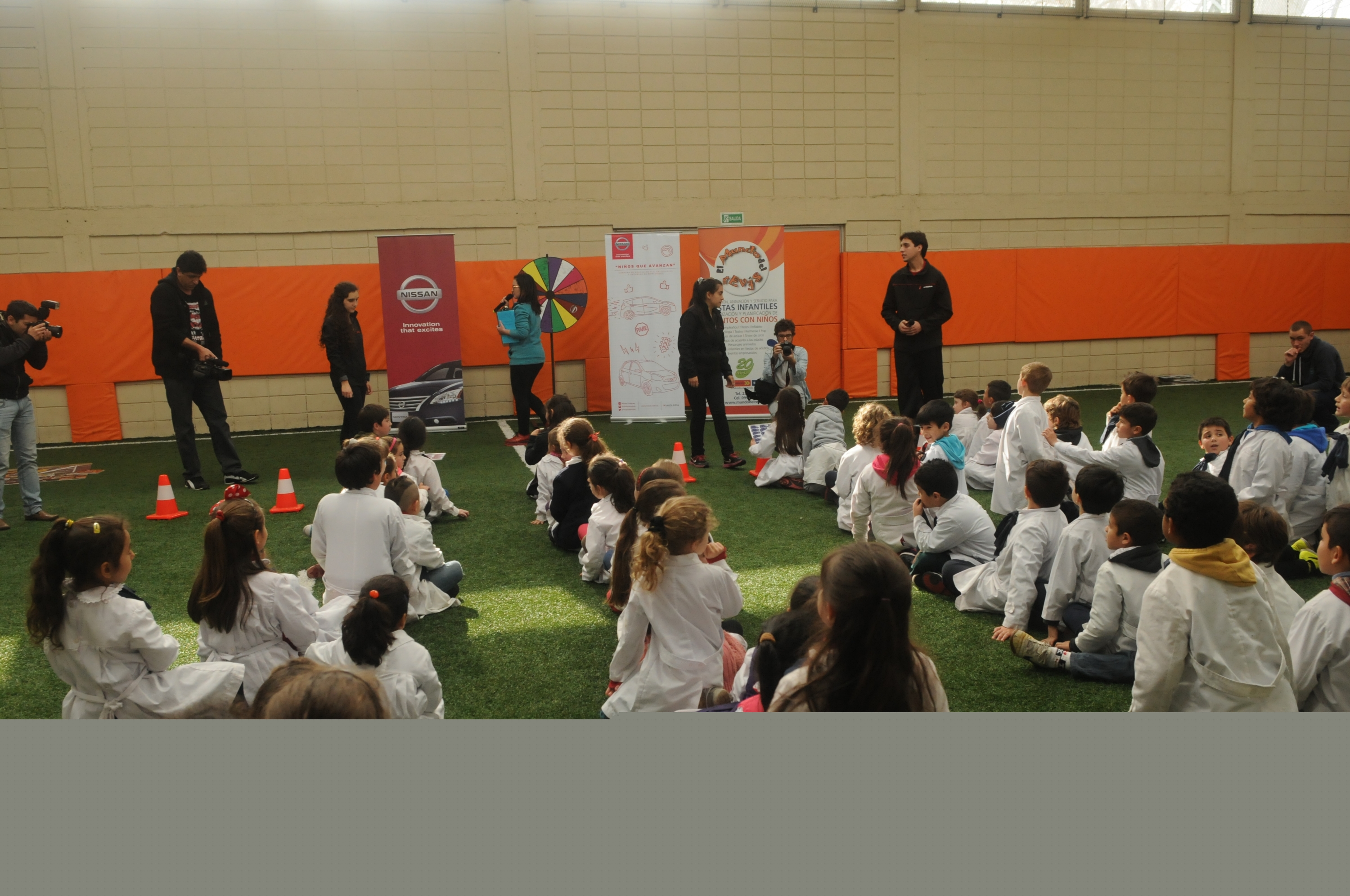 El eterno femenino de una imaginativa pintora