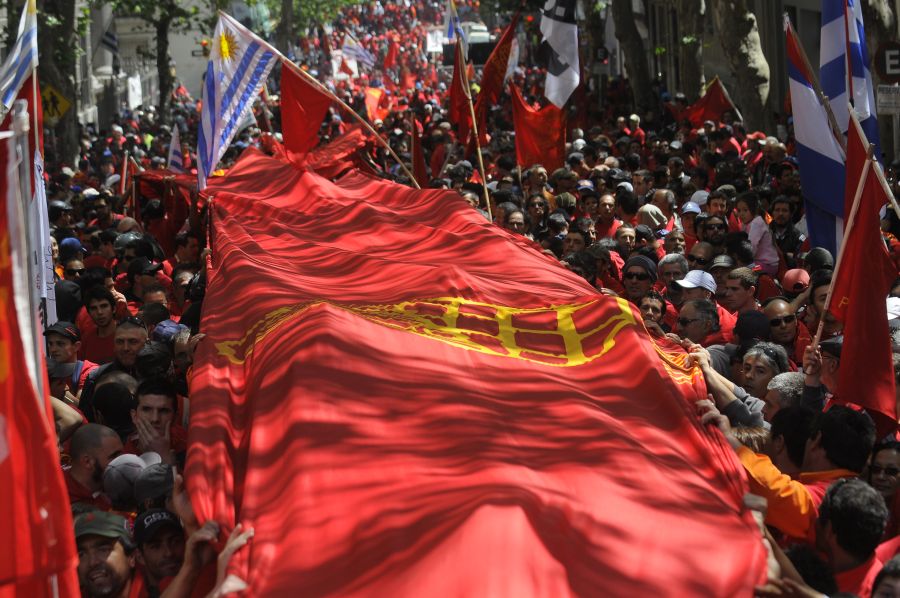 El eterno femenino de una imaginativa pintora