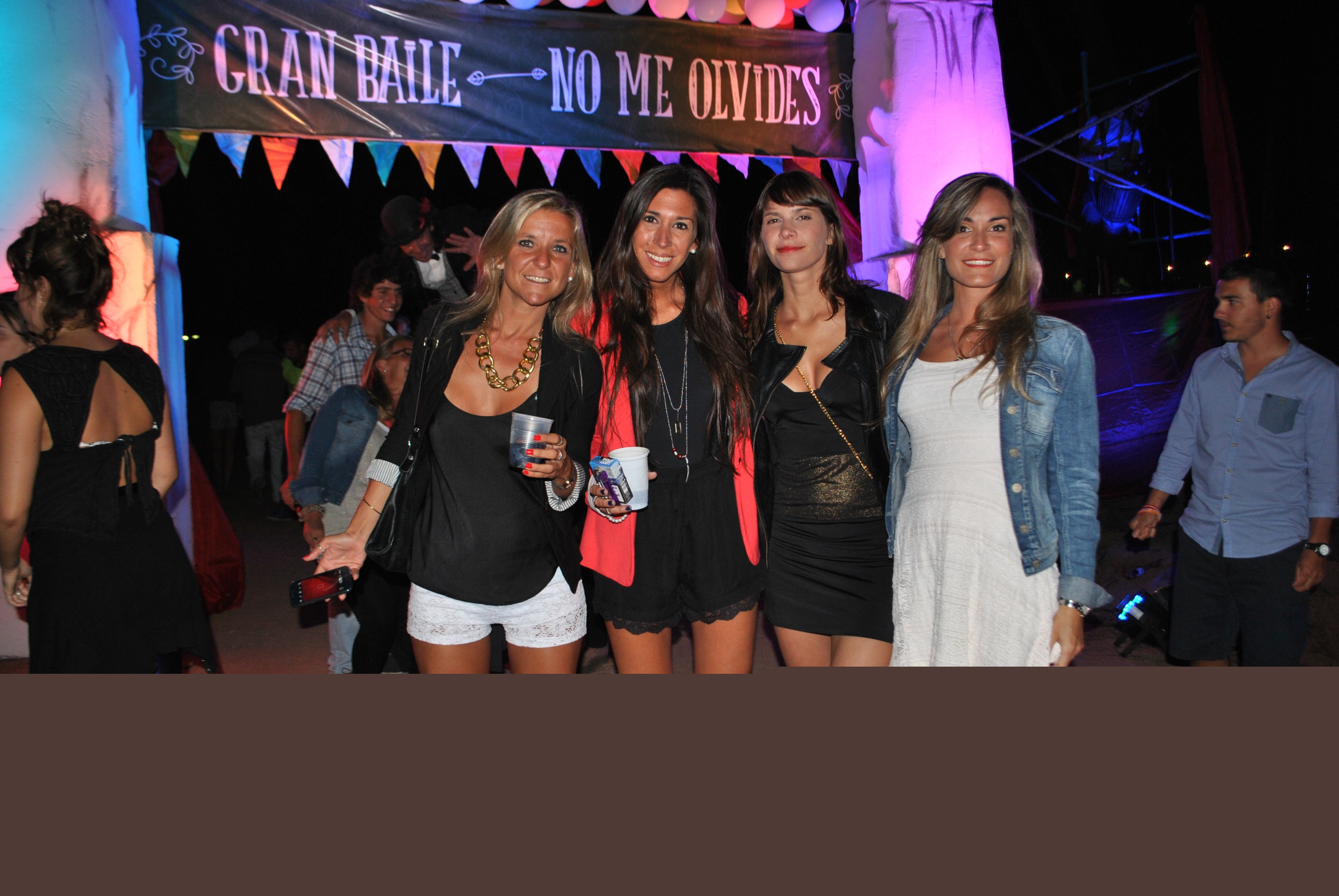 Florencia Zuliani, Laura López, Luli Bonsembiante, Cecilia Lamelas.