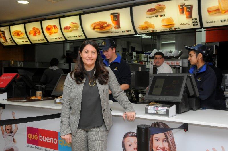 El eterno femenino de una imaginativa pintora