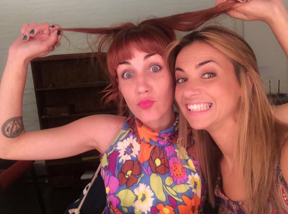 Mariana Olivera con Luciana González en TV Show. Foto: Instagram