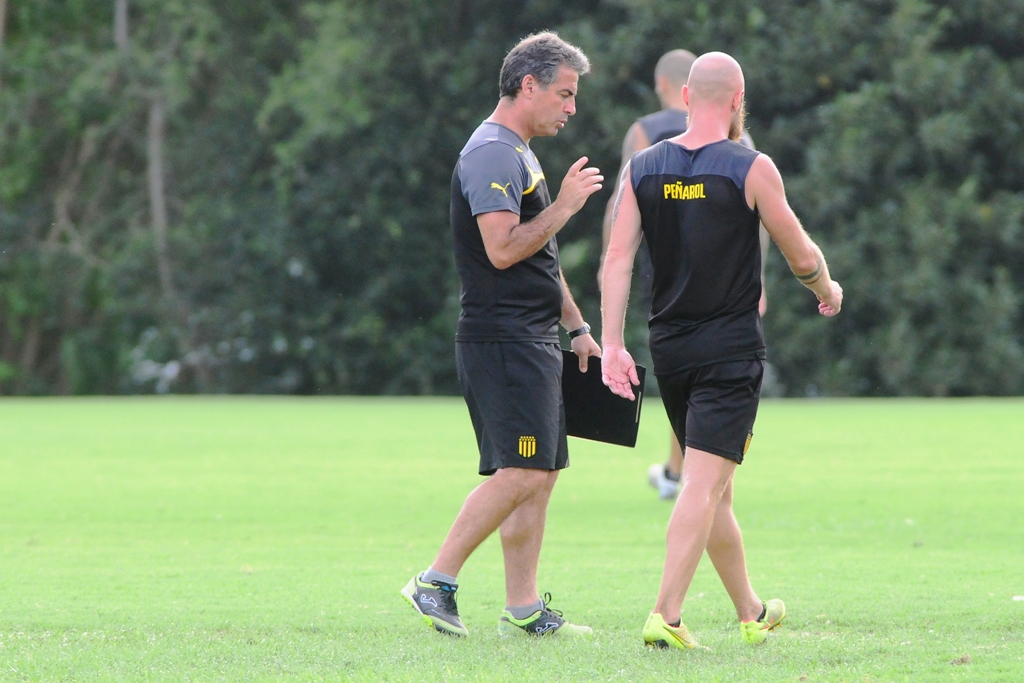 Las imágenes de la práctica de Peñarol. Foto: Marcelo Bonjour.
