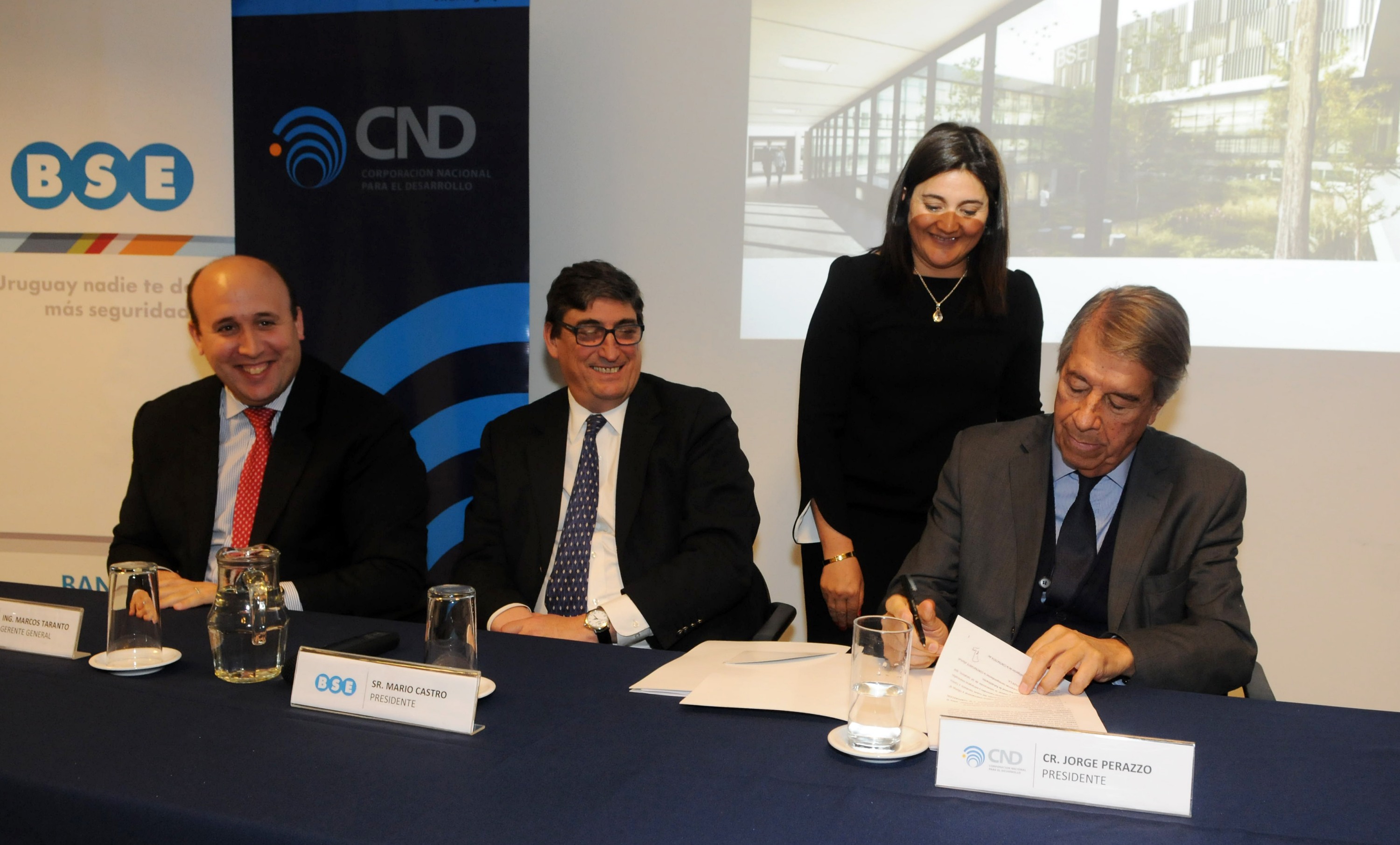 El eterno femenino de una imaginativa pintora