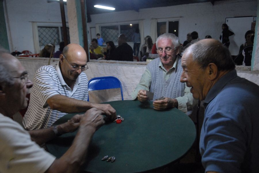 El eterno femenino de una imaginativa pintora