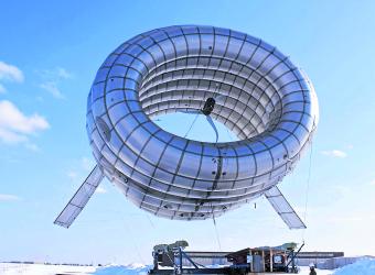 El eterno femenino de una imaginativa pintora