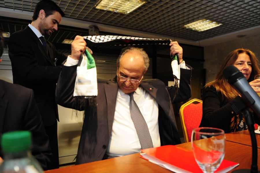 El eterno femenino de una imaginativa pintora