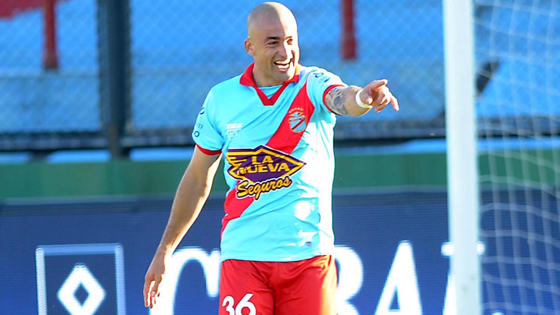 El eterno femenino de una imaginativa pintora