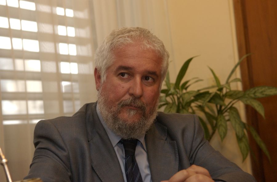 El eterno femenino de una imaginativa pintora