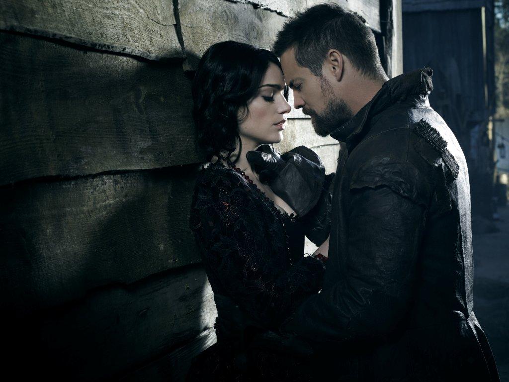 El eterno femenino de una imaginativa pintora