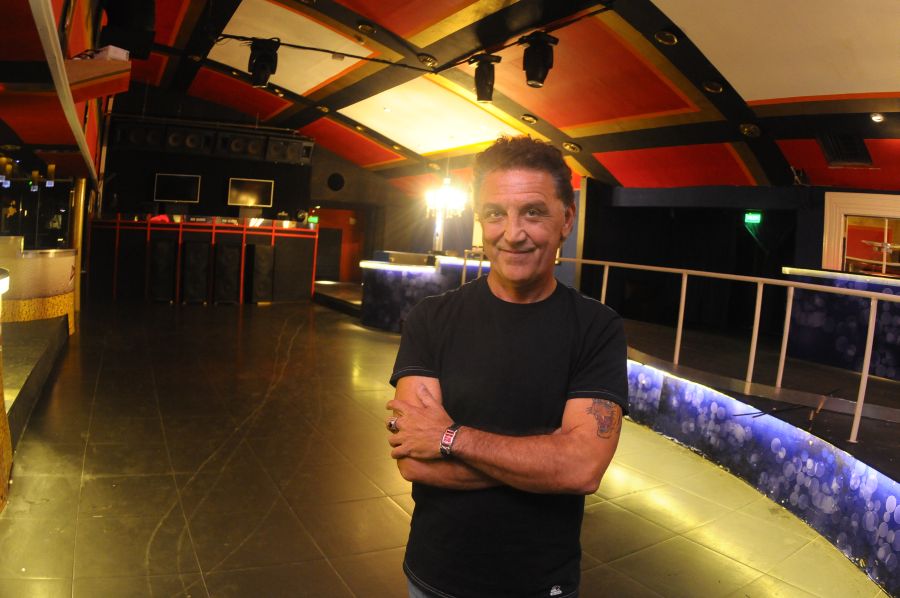 El eterno femenino de una imaginativa pintora