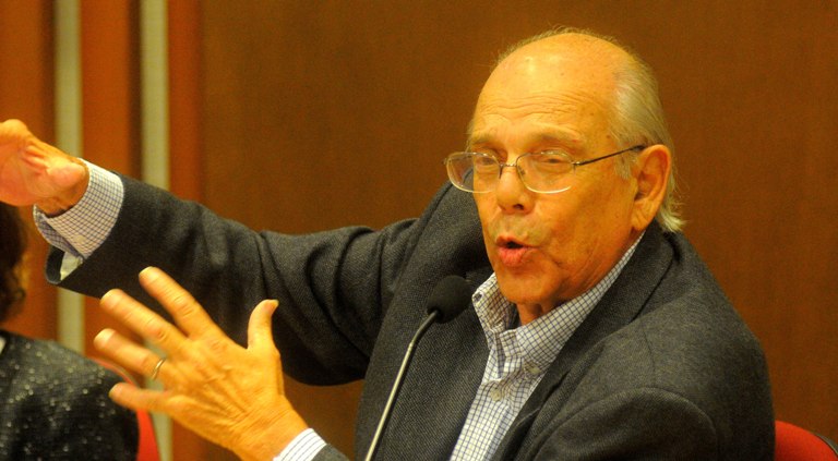 El eterno femenino de una imaginativa pintora