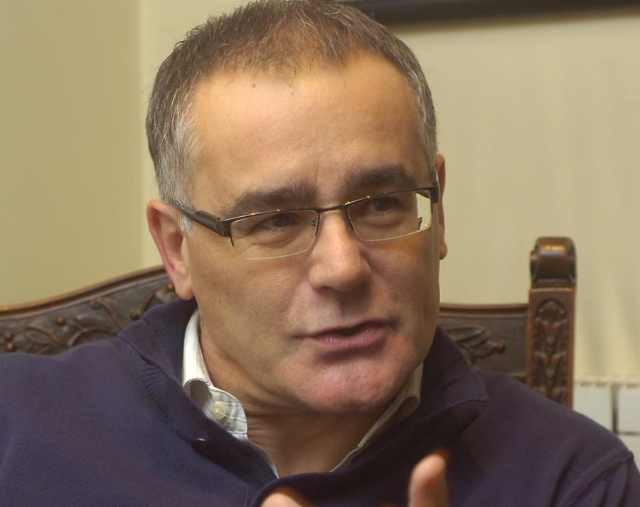 El eterno femenino de una imaginativa pintora