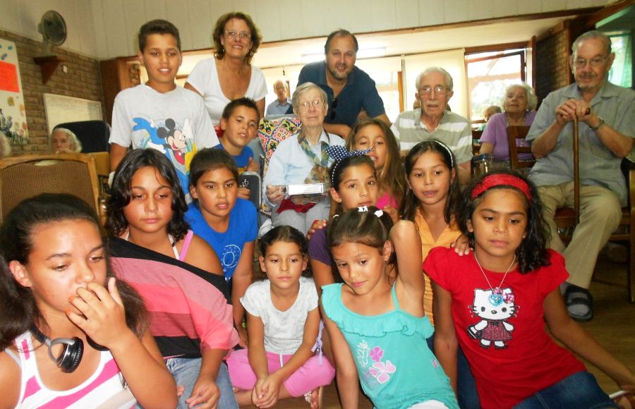 El eterno femenino de una imaginativa pintora