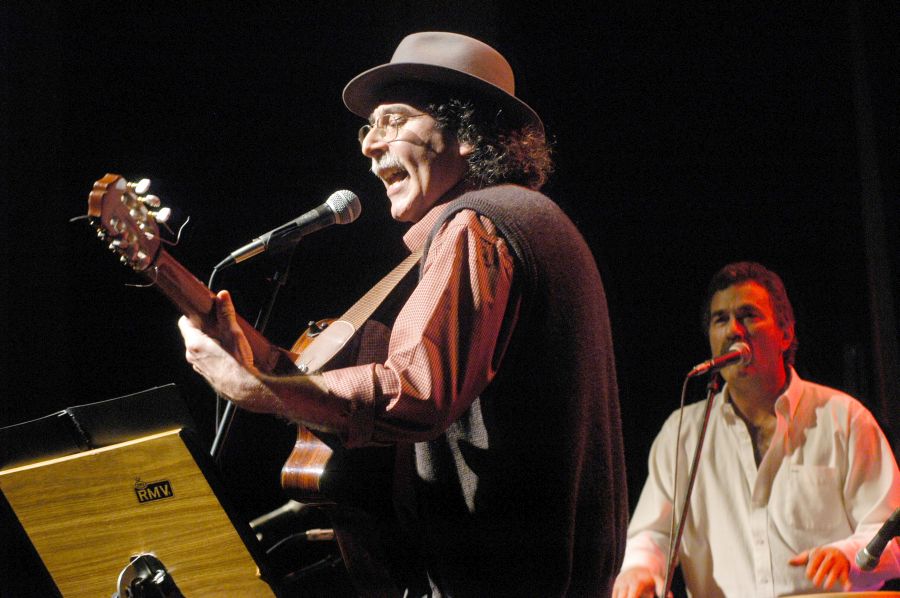 El eterno femenino de una imaginativa pintora