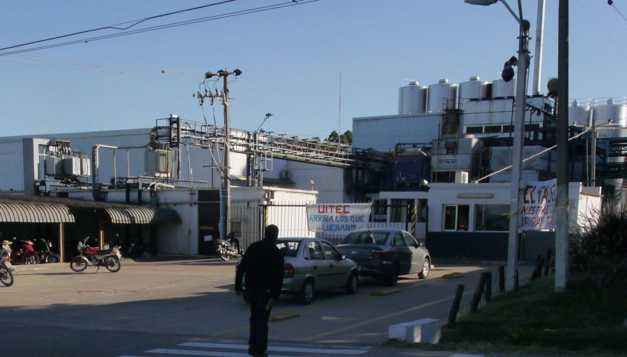 El eterno femenino de una imaginativa pintora