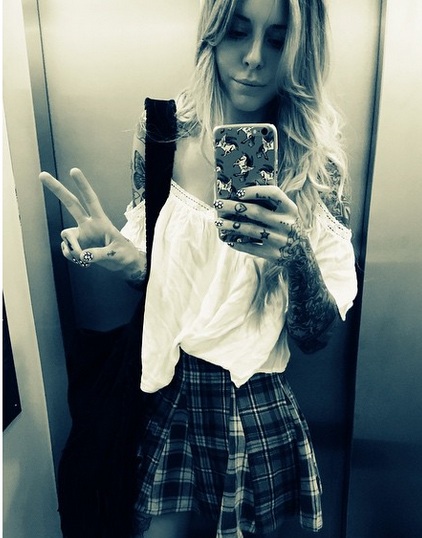 El eterno femenino de una imaginativa pintora