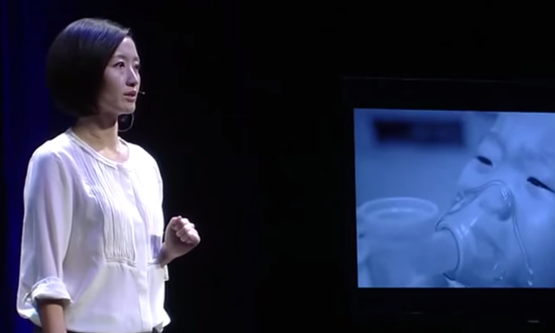 El eterno femenino de una imaginativa pintora