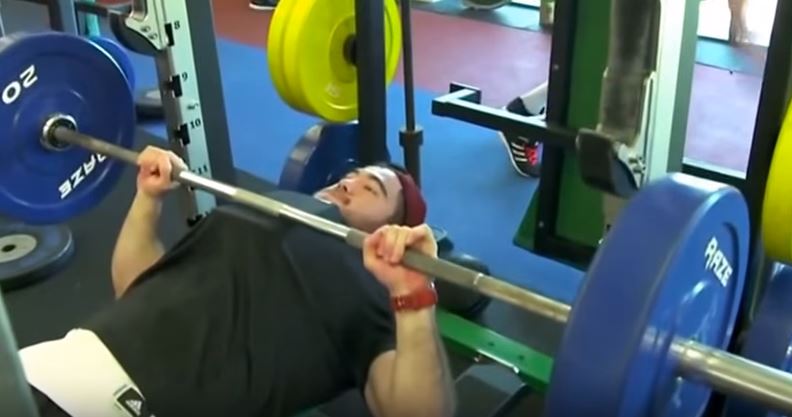 Así se entrena un all black en el gimnasio para la final del Mundial. Foto: captura