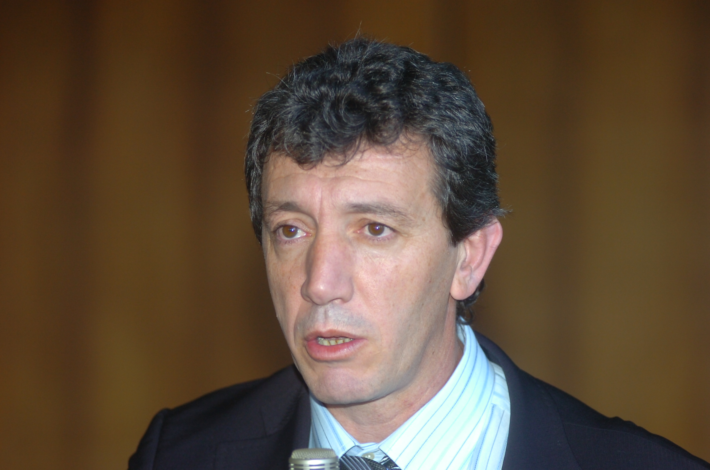 El eterno femenino de una imaginativa pintora