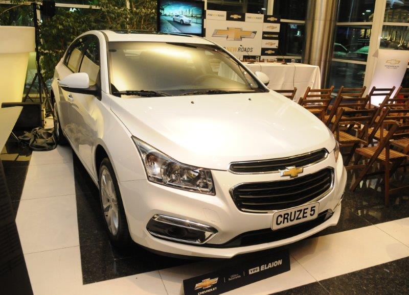 El eterno femenino de una imaginativa pintora