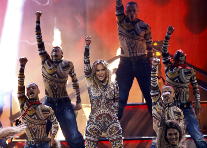 El eterno femenino de una imaginativa pintora