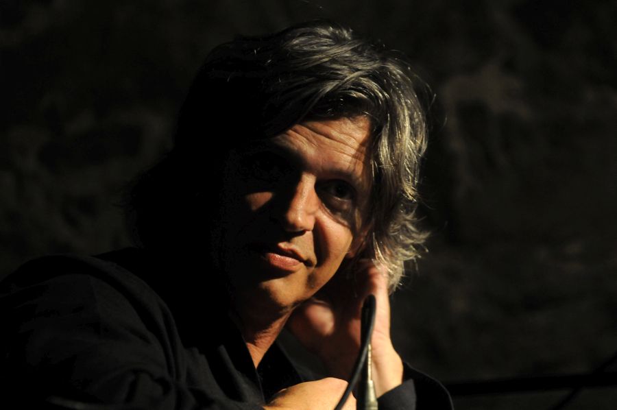 El eterno femenino de una imaginativa pintora