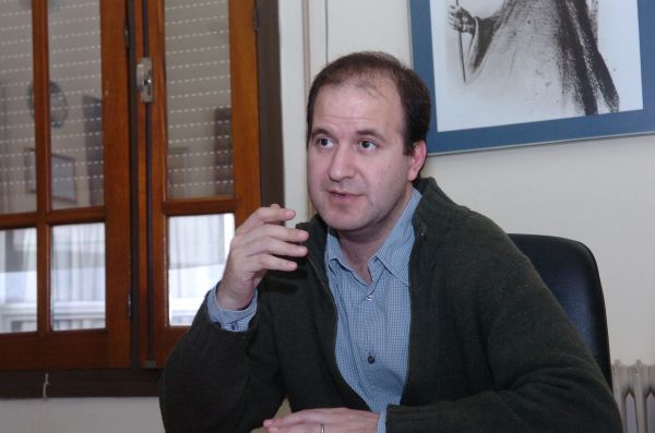 El eterno femenino de una imaginativa pintora