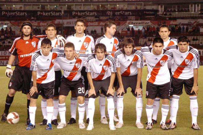 El eterno femenino de una imaginativa pintora