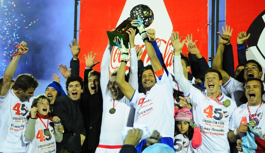 El eterno femenino de una imaginativa pintora