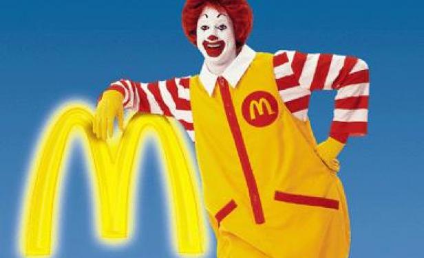 El eterno femenino de una imaginativa pintora