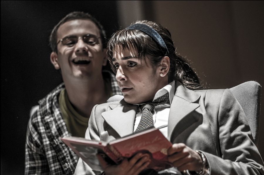 El eterno femenino de una imaginativa pintora