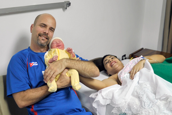 Nació Gema, la hija del agente cubano Gerardo Hernández. Foto: Estudios Revolución