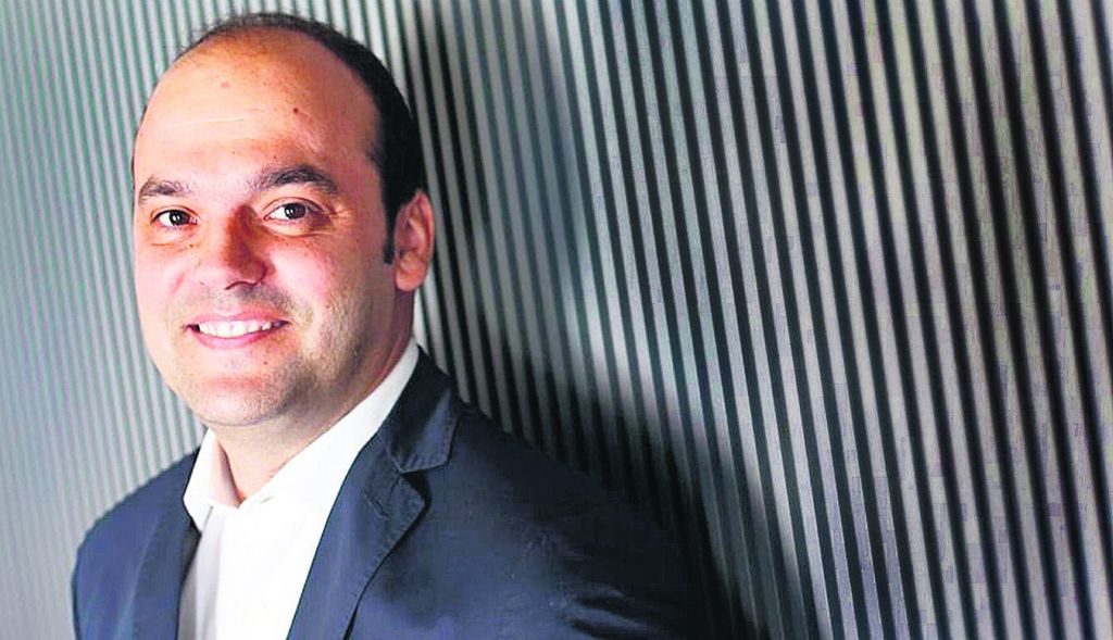 El eterno femenino de una imaginativa pintora