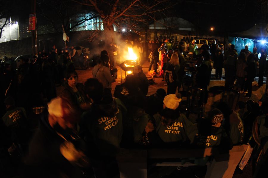 El eterno femenino de una imaginativa pintora