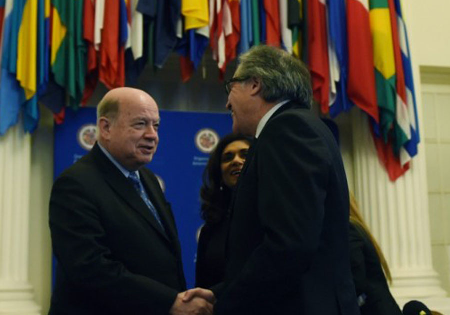 El eterno femenino de una imaginativa pintora