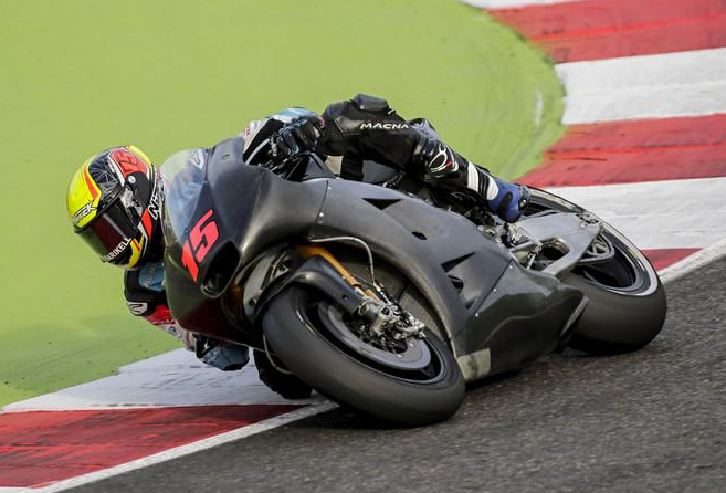 El eterno femenino de una imaginativa pintora