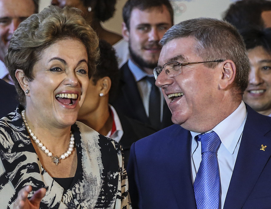 La presidenta Dilma Rousseff y el presidente del COI, Thomas Bach, en Río. Foto: EFE