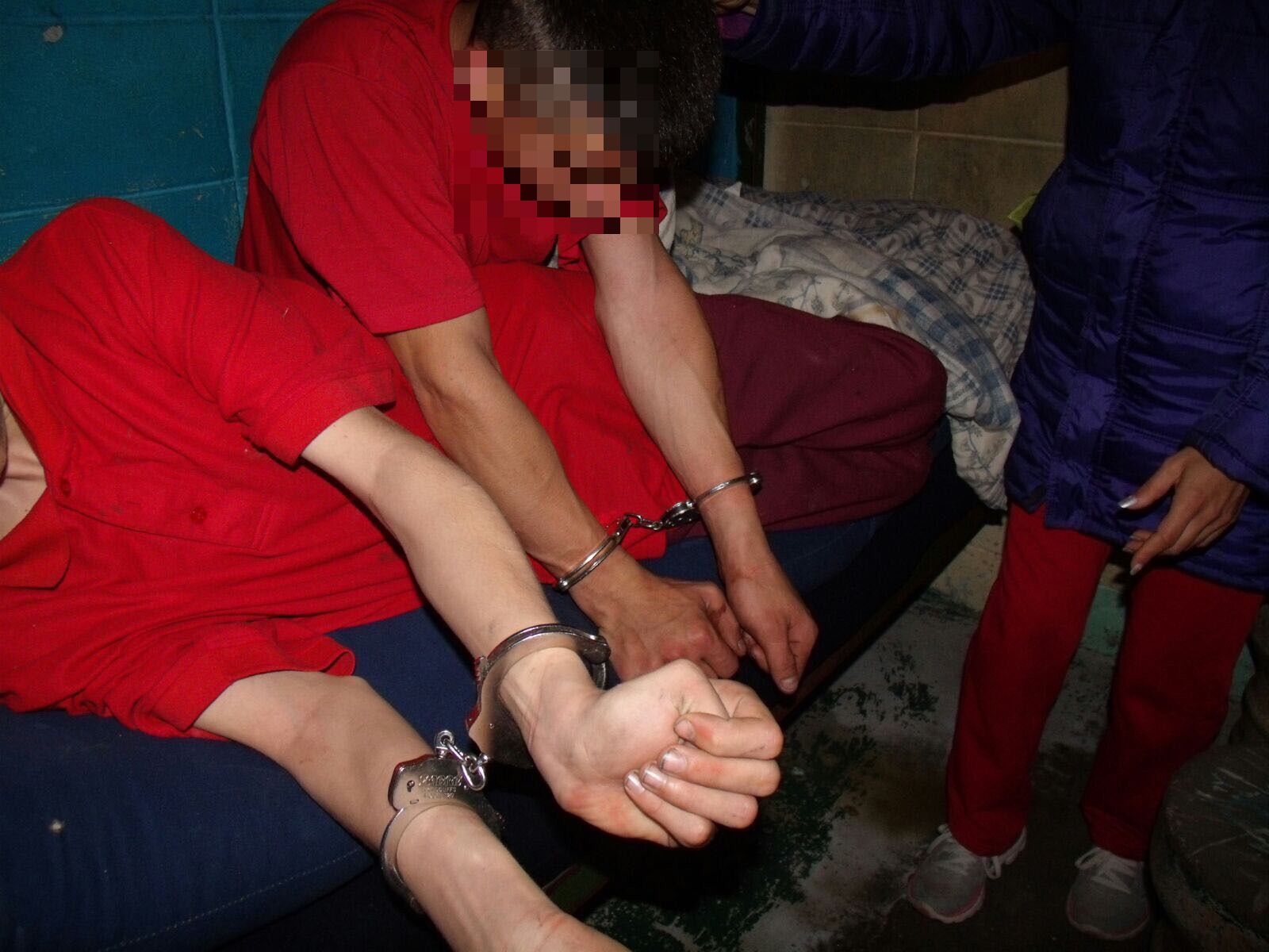 Menores fueron golpeados por efectivos de la Republicana.