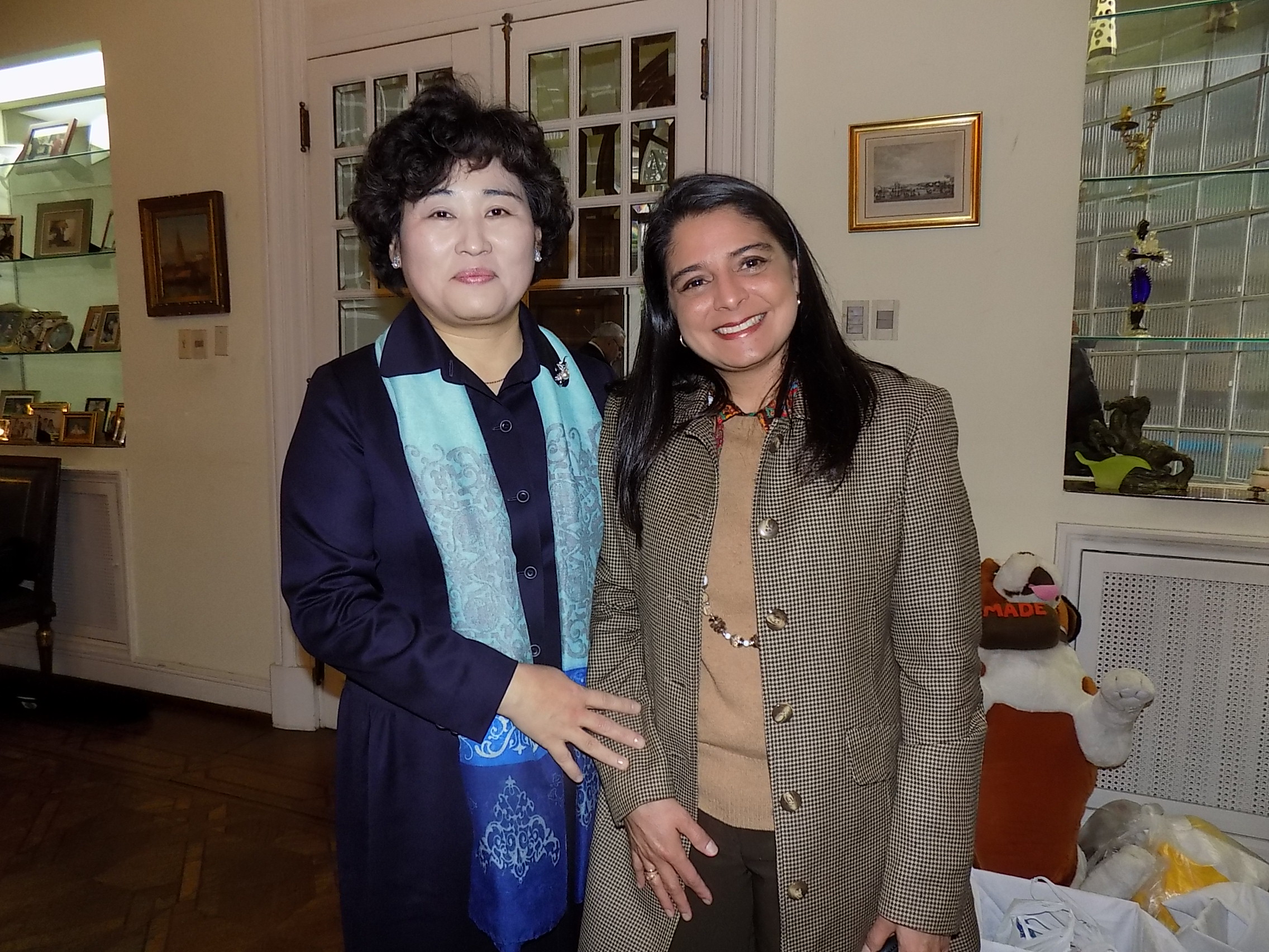 Young Hee Lee, Gabriela Villalobos.